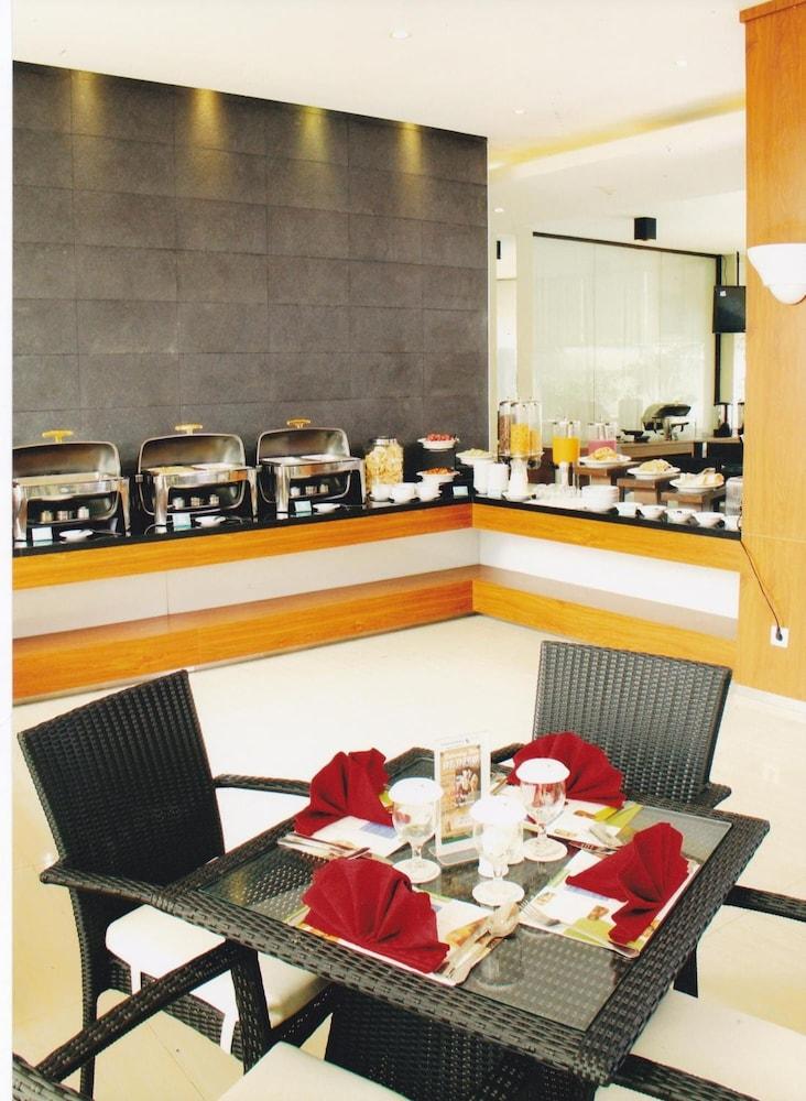 Sahid Mutiara Karawaci Hotel Tangerang Buitenkant foto