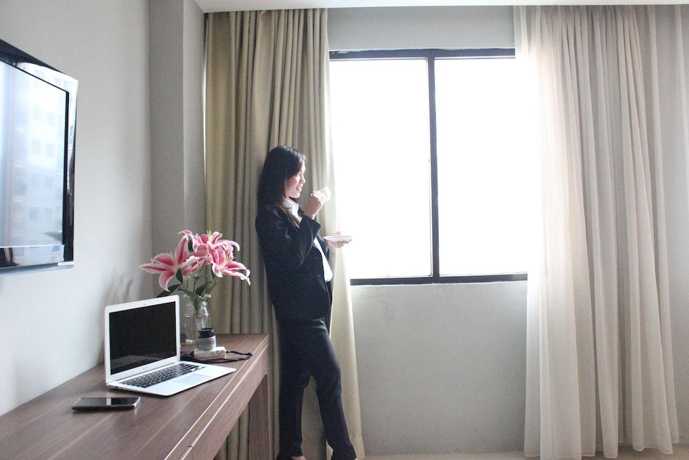 Sahid Mutiara Karawaci Hotel Tangerang Buitenkant foto