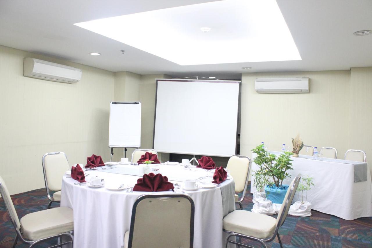 Sahid Mutiara Karawaci Hotel Tangerang Buitenkant foto