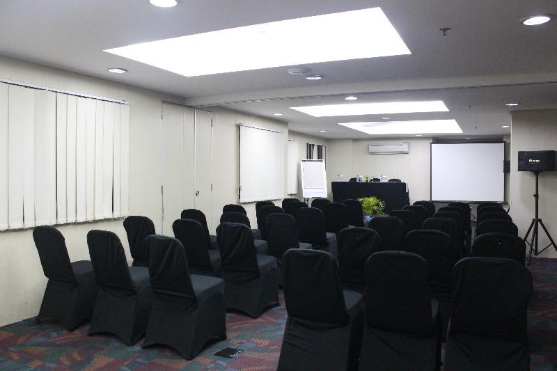 Sahid Mutiara Karawaci Hotel Tangerang Buitenkant foto